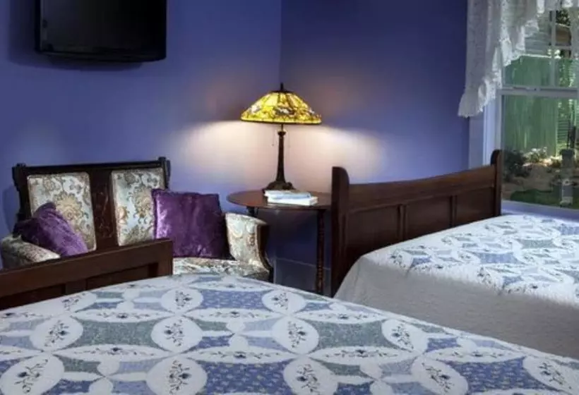 Hotelli The Carriage House