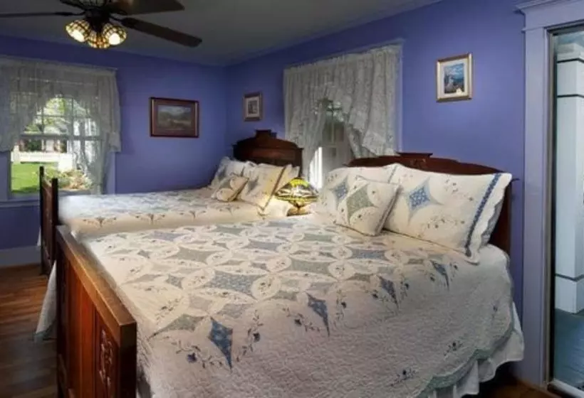 Hotelli The Carriage House