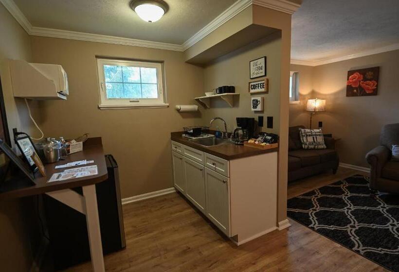 فندق The Lakehouse Inn Geneva