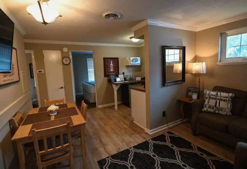 Hotelli The Lakehouse Inn Geneva