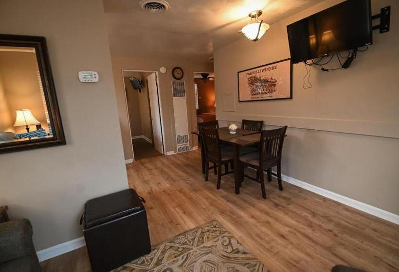 فندق The Lakehouse Inn Geneva