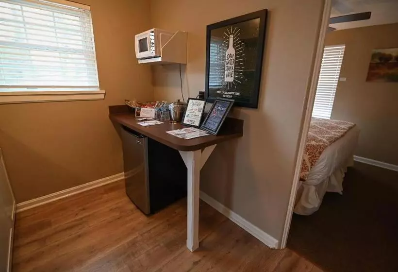 Hotelli The Lakehouse Inn Geneva