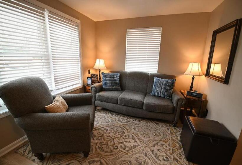 فندق The Lakehouse Inn Geneva