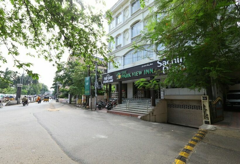 בית מלון כפרי The Park View Inn