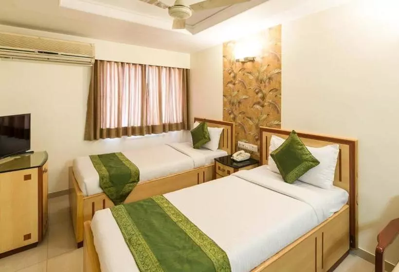 ホテル Treebo Paradise