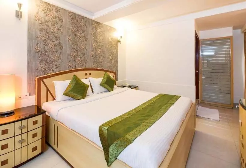 ホテル Treebo Paradise