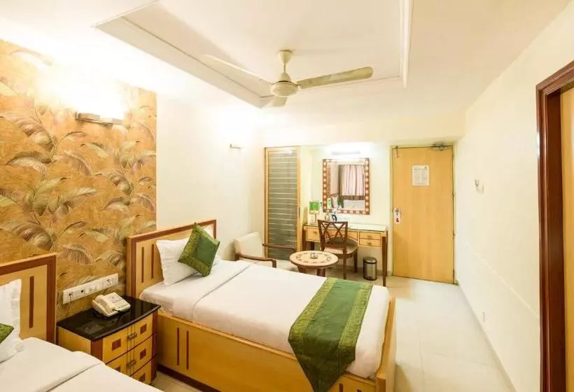 ホテル Treebo Paradise