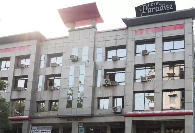 ホテル Treebo Paradise