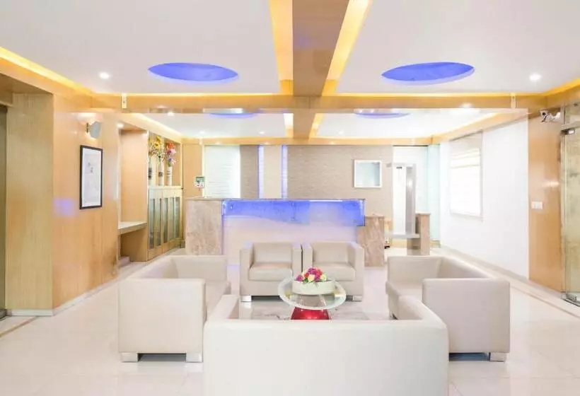 ホテル Treebo Paradise