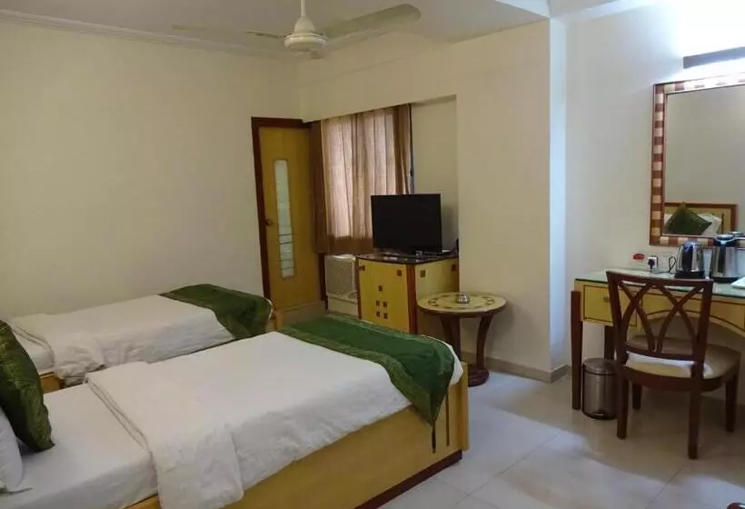 ホテル Treebo Paradise