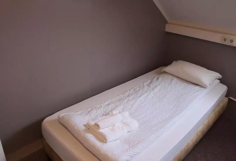 هتل Welcome Riverside Guesthouse