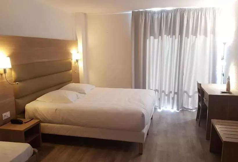 هتل Yes Hôtel