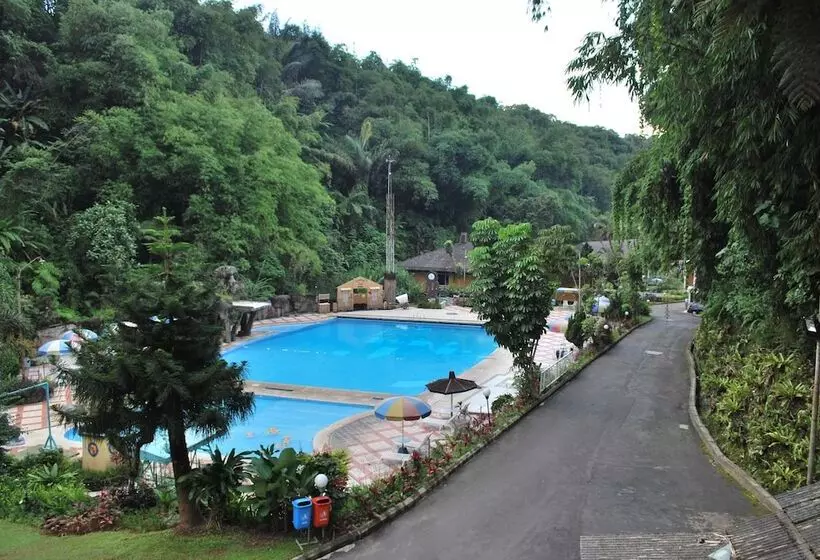 ホテル Zuri Resort Cipanas