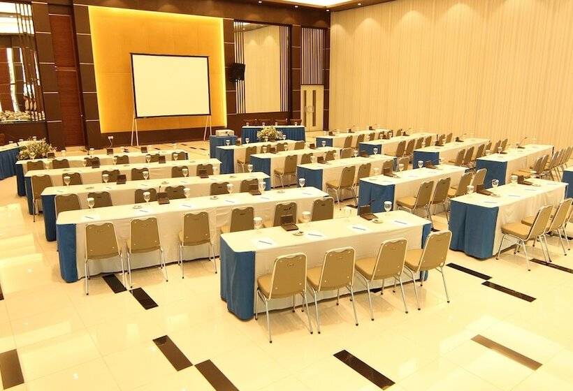 בית מלון כפרי Zuri Resort Cipanas