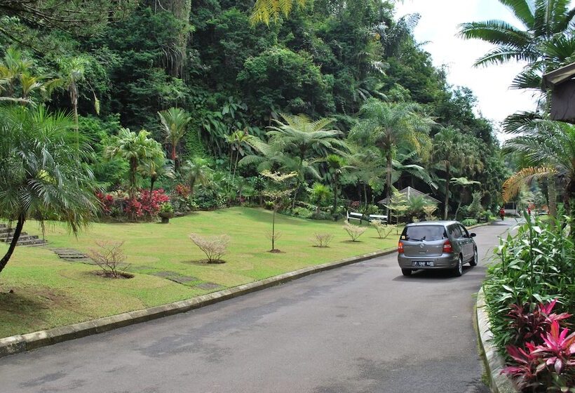 בית מלון כפרי Zuri Resort Cipanas