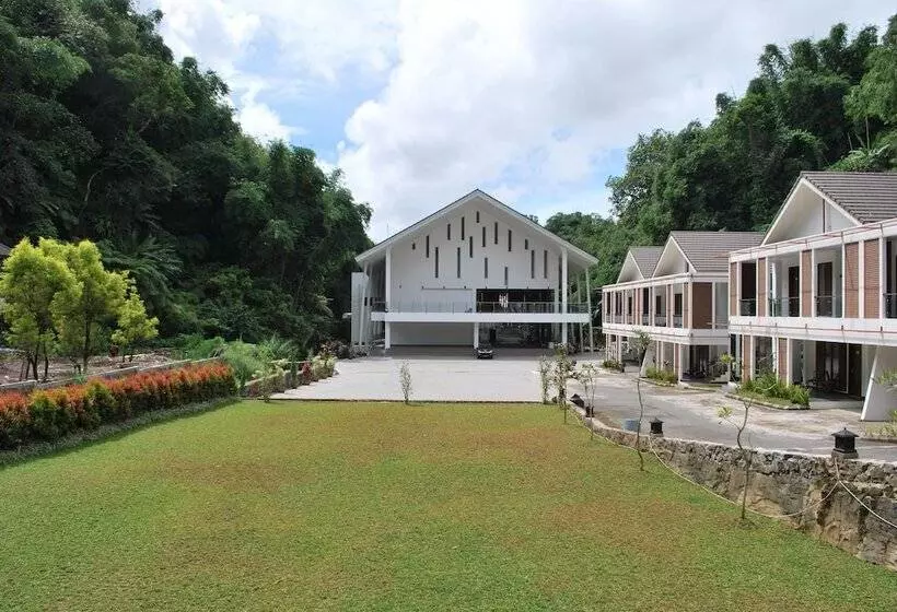 ホテル Zuri Resort Cipanas