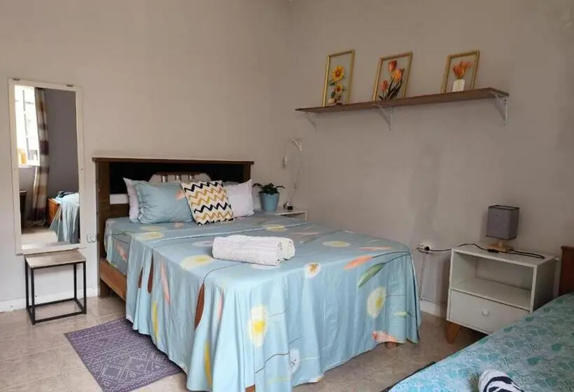 هاستل Mendes Homestay   B&b In The Heart Of Praia