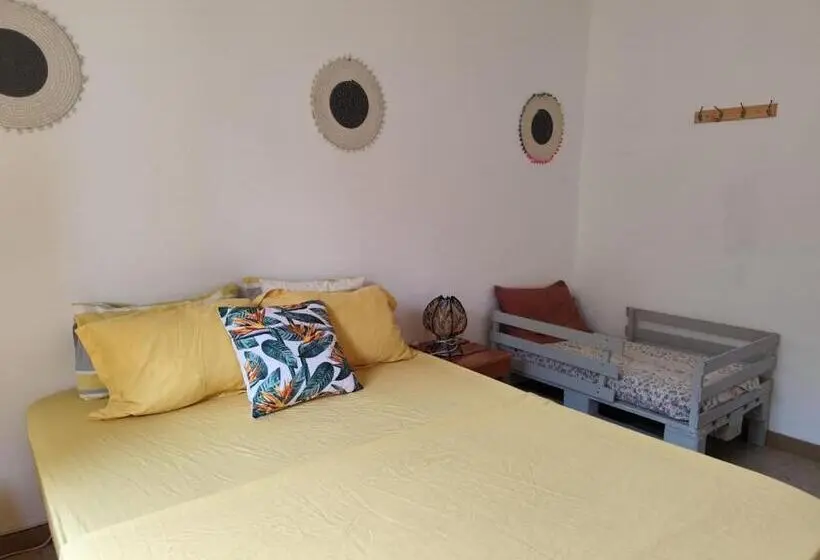 هاستل Mendes Homestay   B&b In The Heart Of Praia