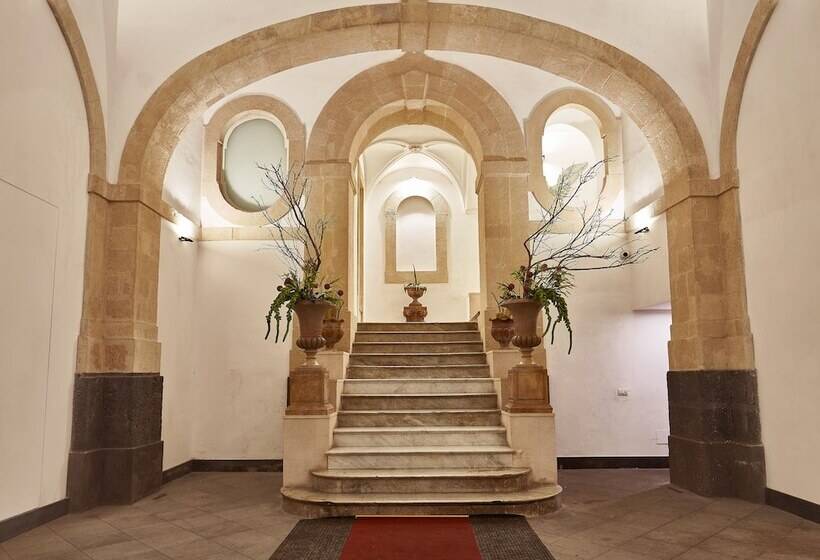 هتل Asmundo Di Gisira