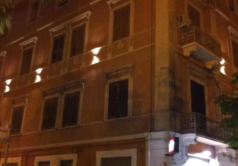 هتل B&b The Queens