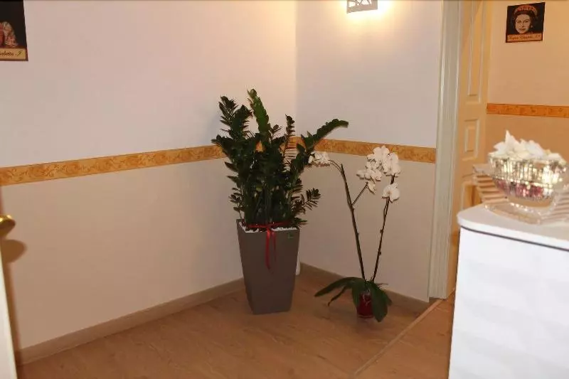 هتل B&b The Queens