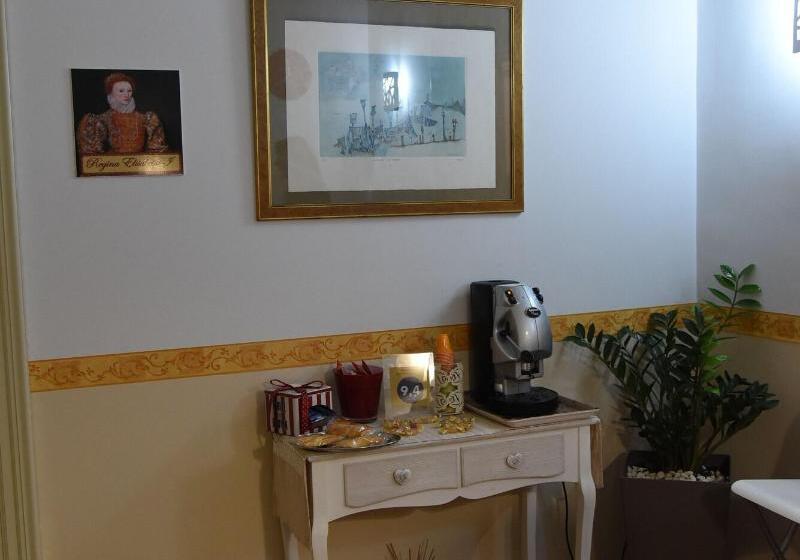 هتل B&b The Queens