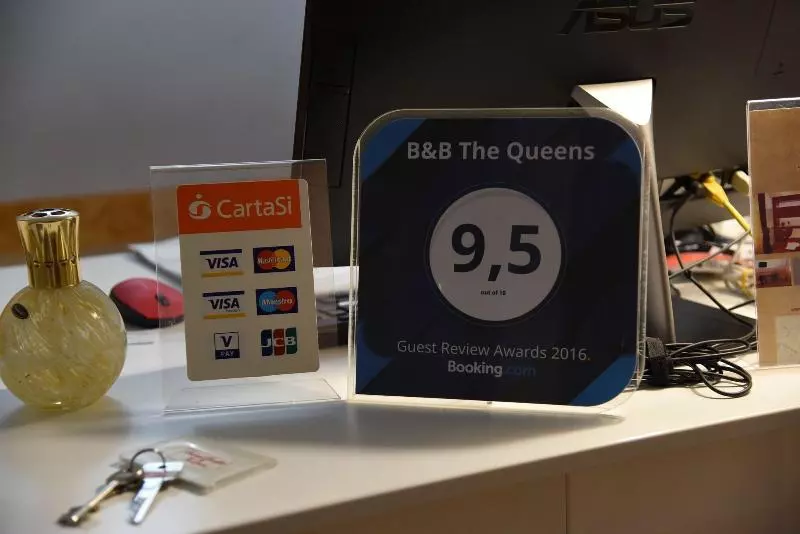 هتل B&b The Queens