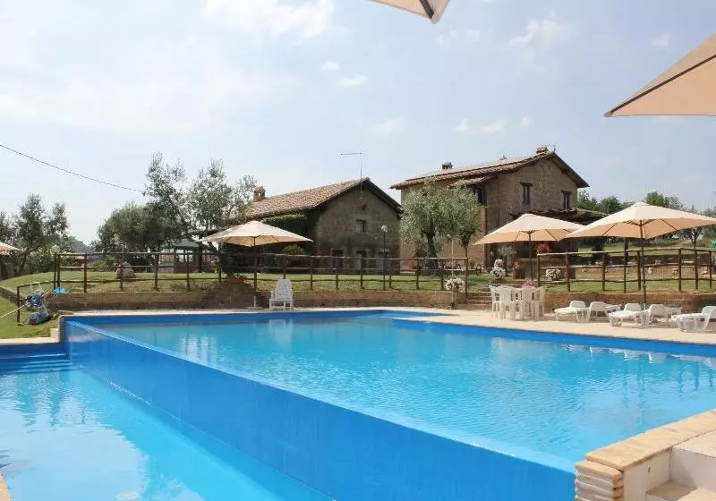 هتل Borgo Nociquerceto