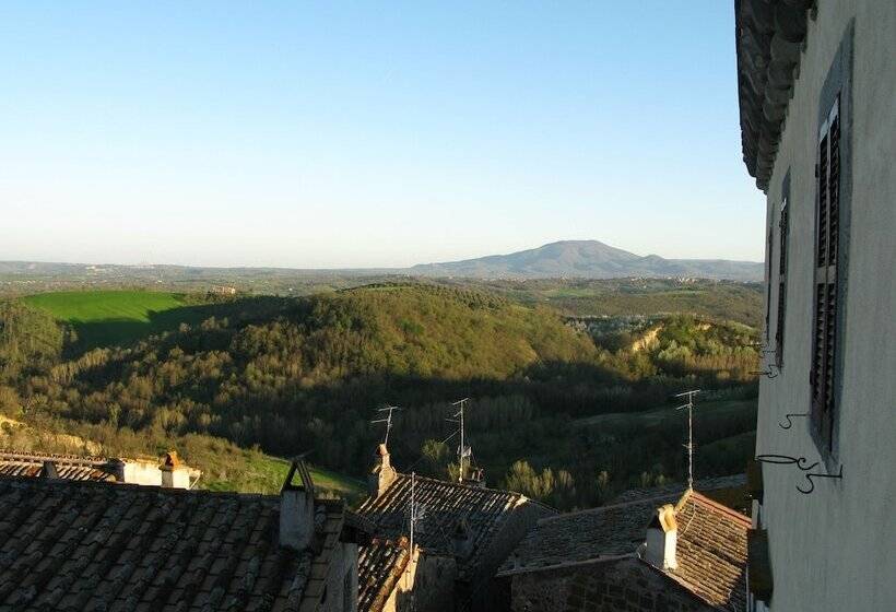 هتل Castello Costaguti