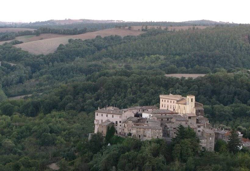 هتل Castello Costaguti