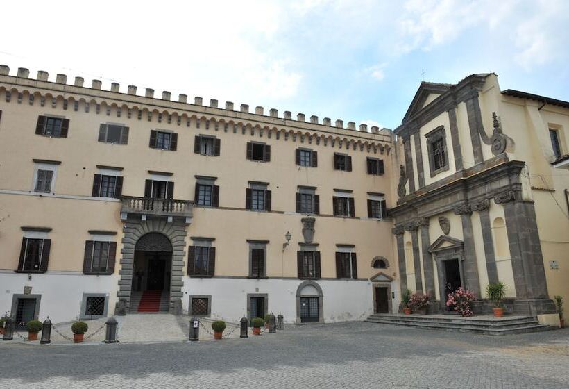 هتل Castello Costaguti