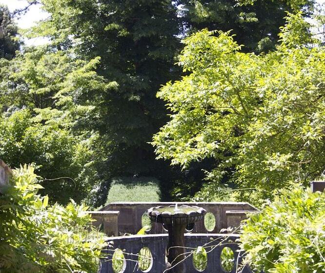 هتل Castello Costaguti