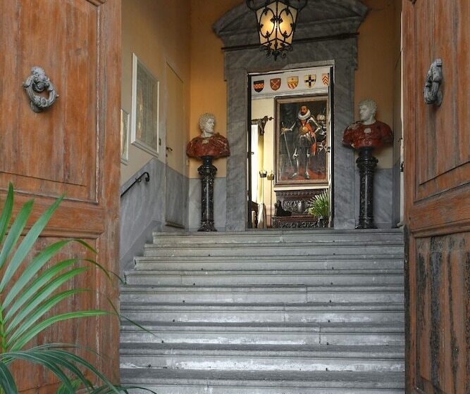 هتل Castello Costaguti