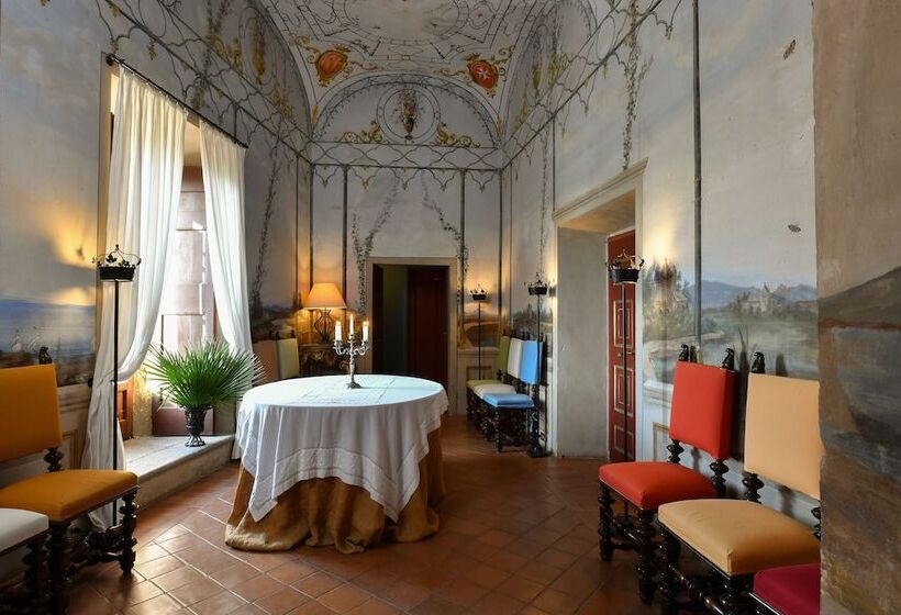 هتل Castello Costaguti