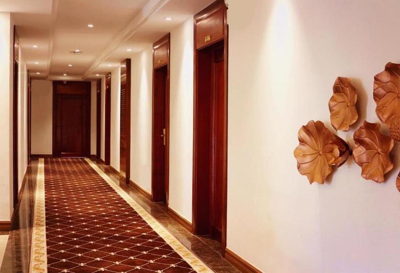 Отель Chang Palace Vientiane