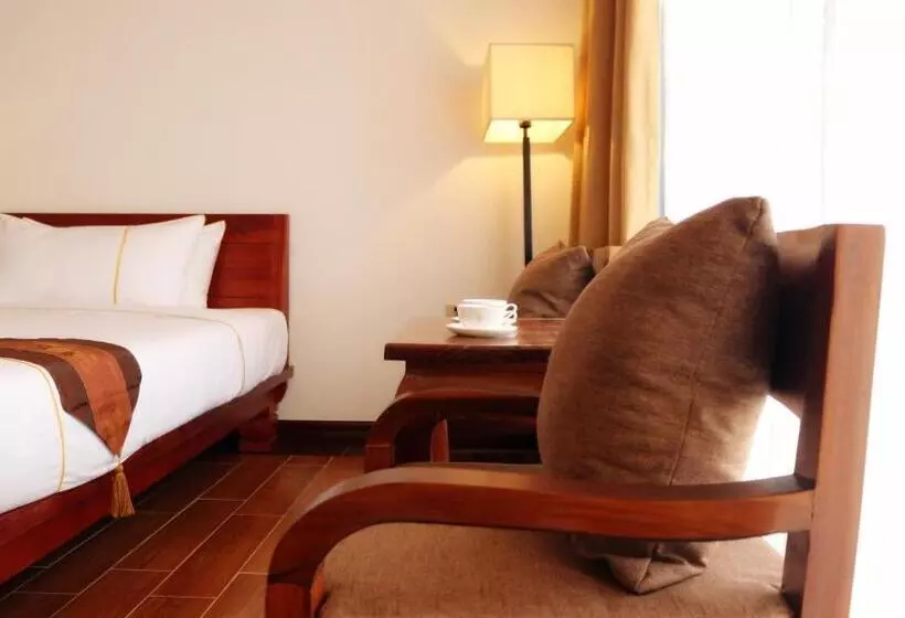 Hotelli Chang Palace Vientiane