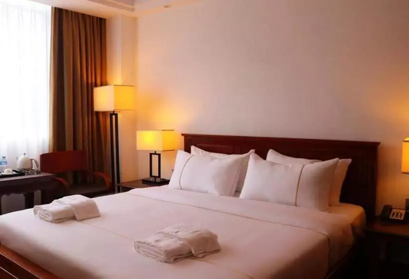 Hotelli Chang Palace Vientiane