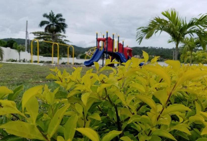 هتل Draxhall Manor