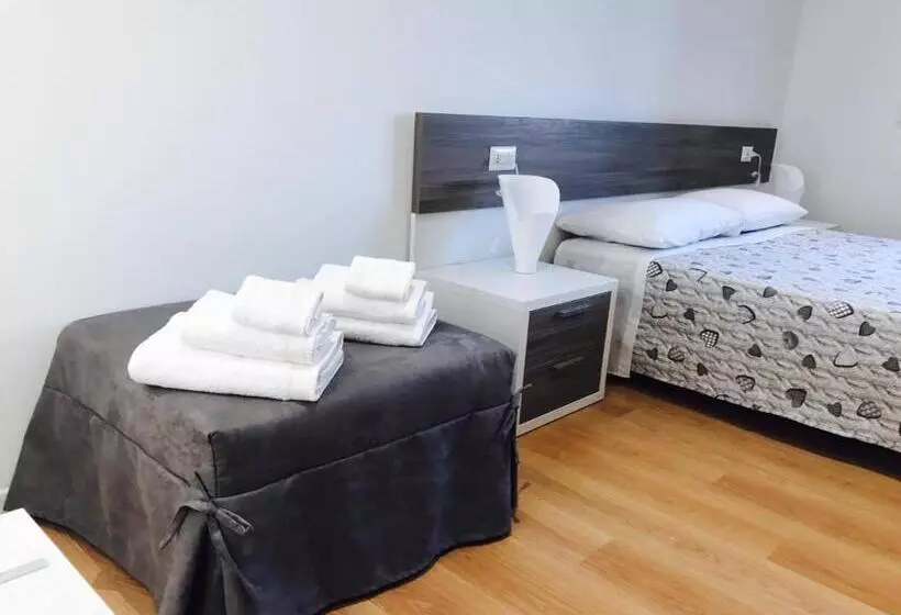 ホテル Four Rooms Guesthouse