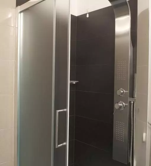 ホテル Four Rooms Guesthouse