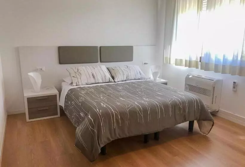 ホテル Four Rooms Guesthouse