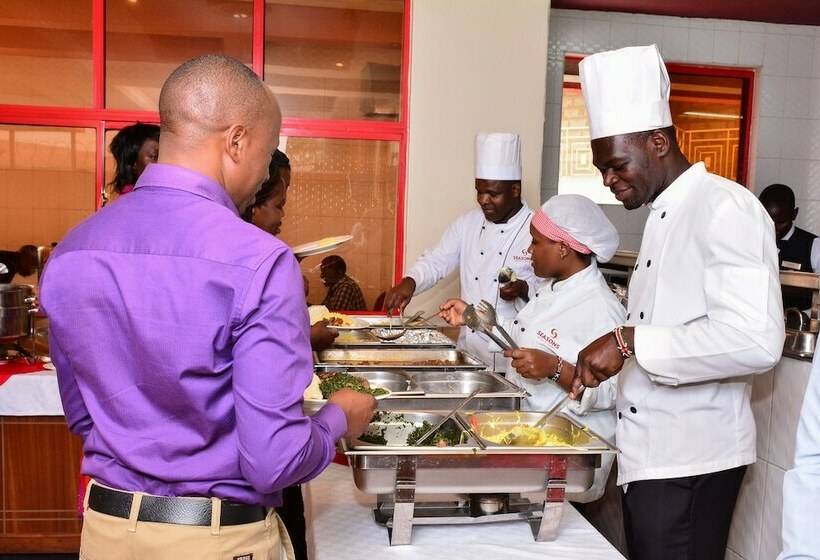 هتل Seasons Airport