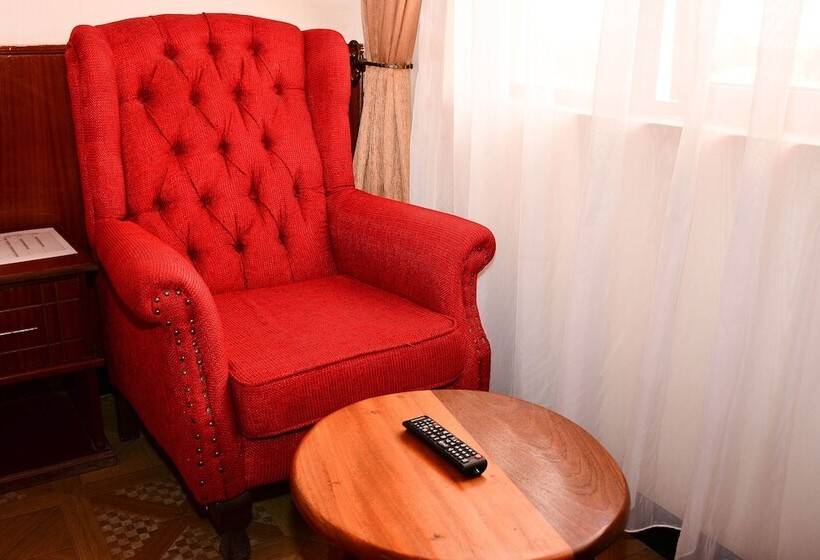 هتل Seasons Airport