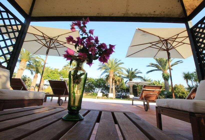 Отель Villa Carlotta Resort