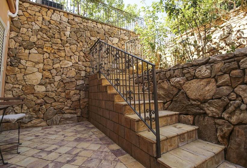 Отель Villa Carlotta Resort