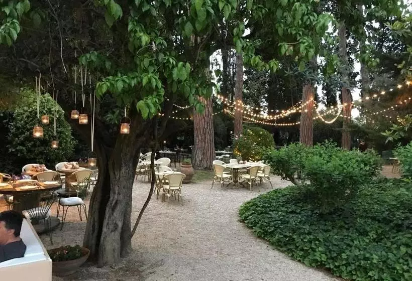 ホテル Villa Rosella Resort