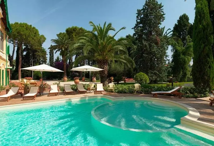 ホテル Villa Rosella Resort