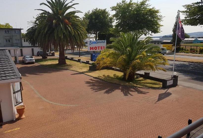 Boulevard Motel