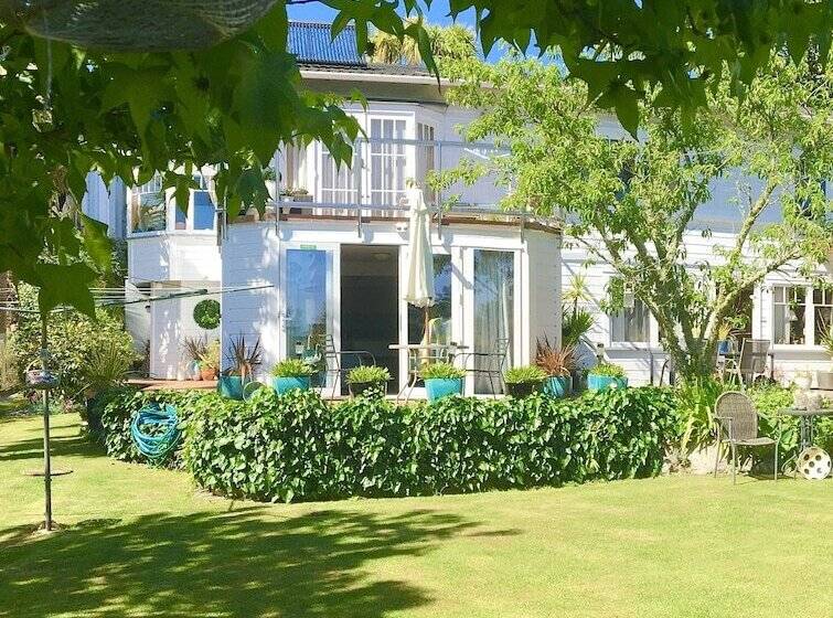 בית מלון כפרי Ah House City B&b Nelson