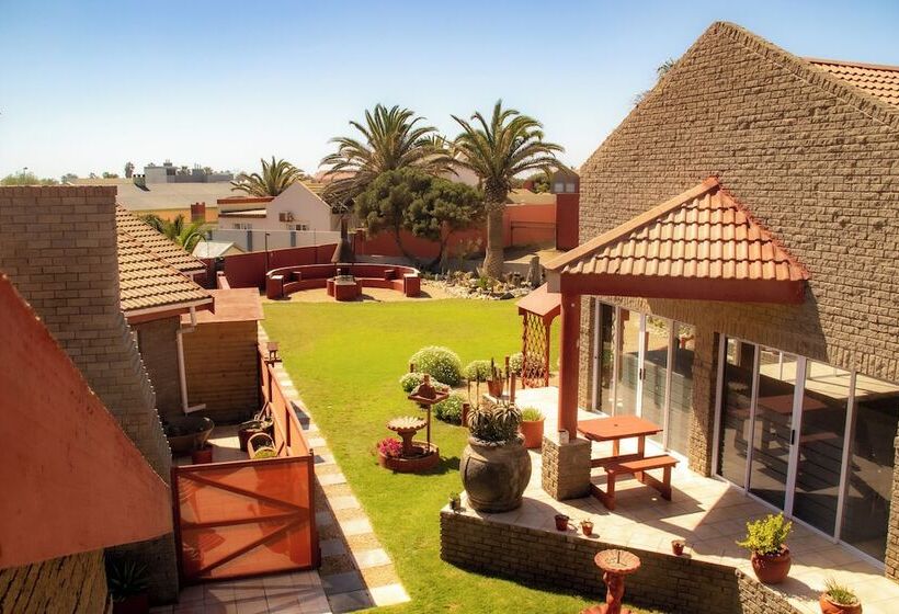 Hotel Amjicaja Guesthouse, Tours & Rentals